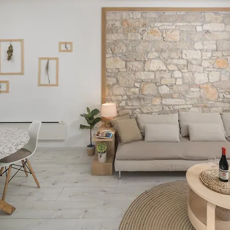 Storia Parentina דירה *